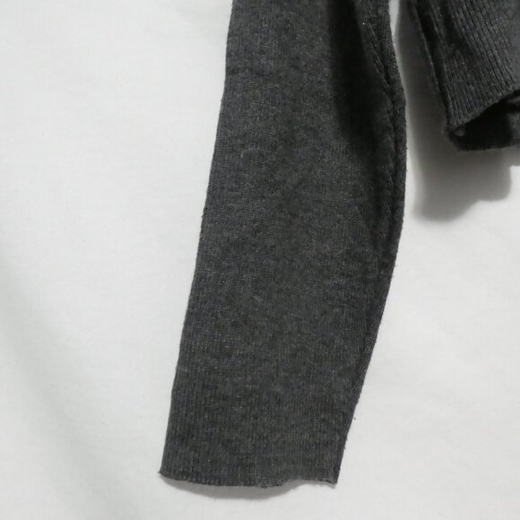 GARAGE CLOTHING CO. | large | Cropped Grey Cardigan | Made In Canada 🟥🍁🟥 - Picture 13 of 16